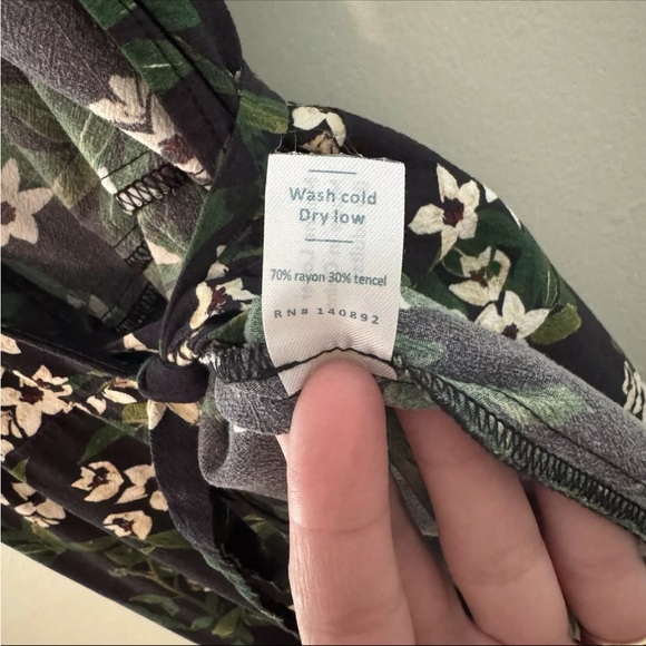 Marine Layer Emlyn Wrap Dress Midi Length Wrap Dress Black Floral SZ Medium - Picture 13 of 13